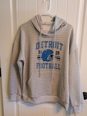 NWOT Woman's XL Detroit Lions Football Grey Quilted Hoodie Sweatshirt